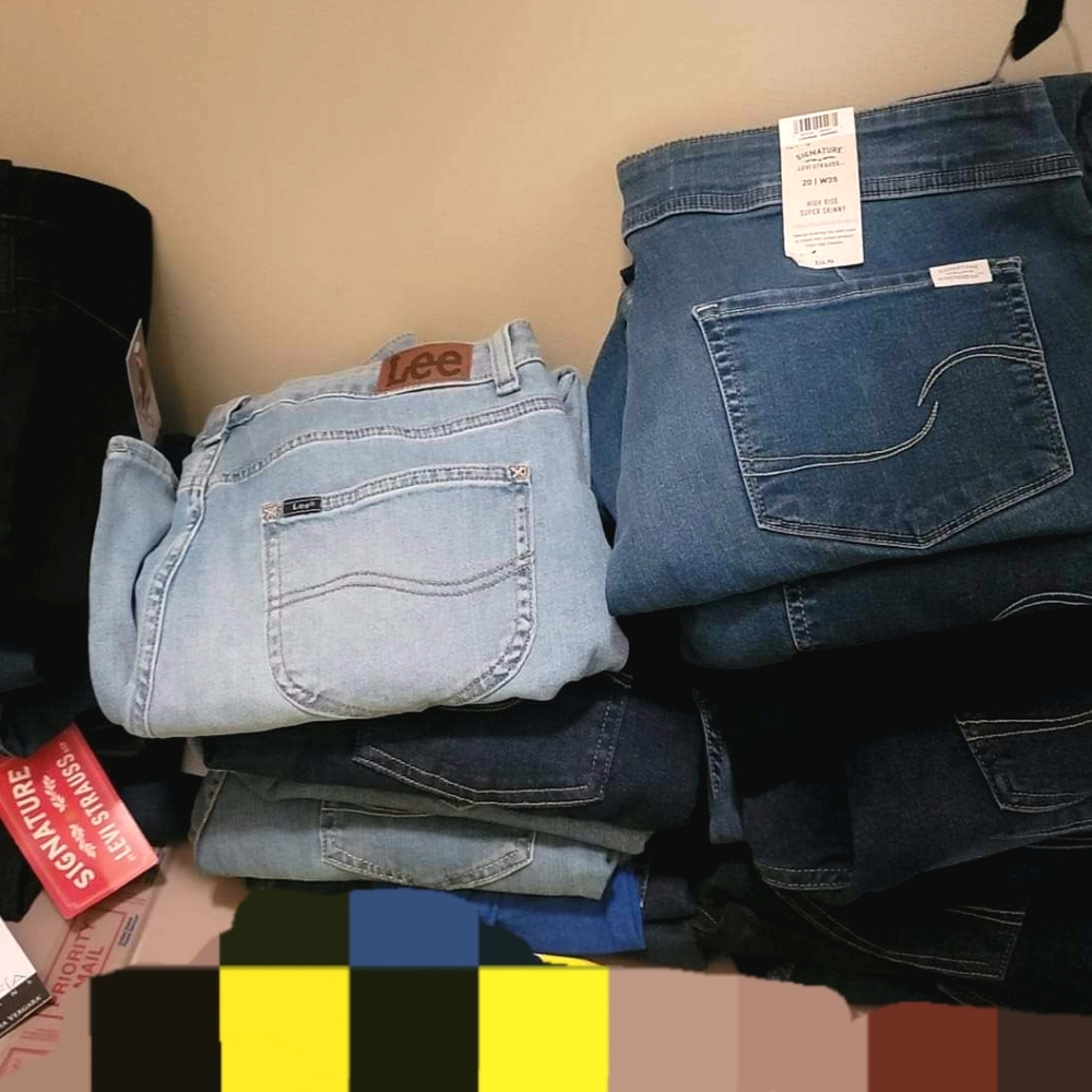 Womens jeans New with tags.